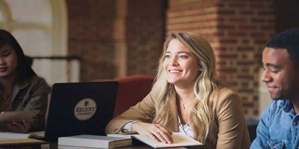 Study Psychology Online: Top Bachelor’s Programs For 2025
