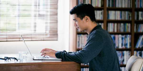 Entry-Level Jobs That Pay Well And Don’t Require A Degree